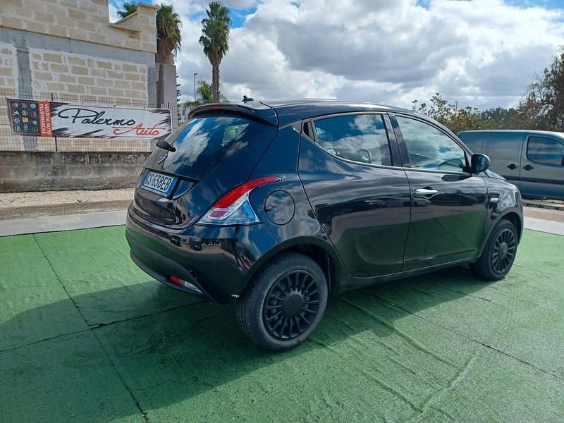 Usata Lancia Ypsilon S 69 CV (50 kW) 2023 Nero Utilitaria