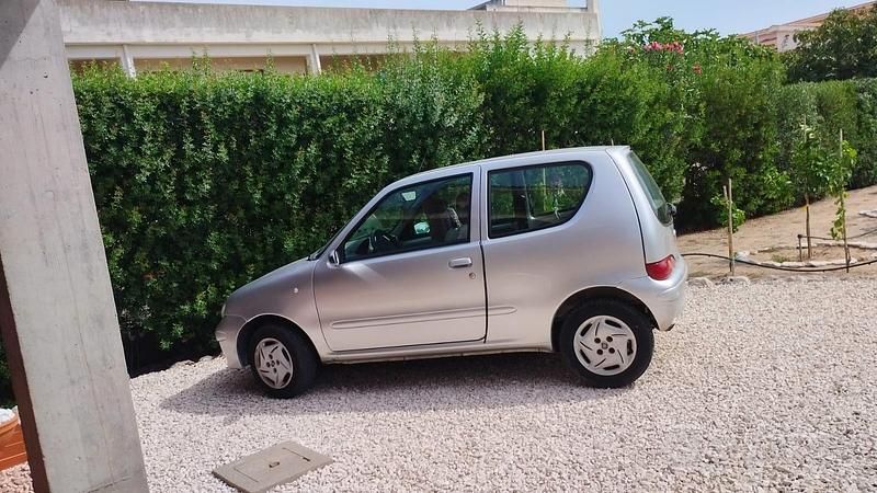 Usata Fiat 600 54 CV (39 kW) 2008 Grigio Utilitaria