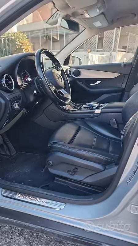 Usata Mercedes GLC250 204 CV (150 kW) 2016 Grigio SUV