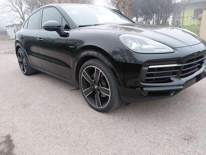 Nero Usata 2023 Porsche Cayenne Coupe Coupé | 87.500 € (Buon prezzo) - Immagine 1/4