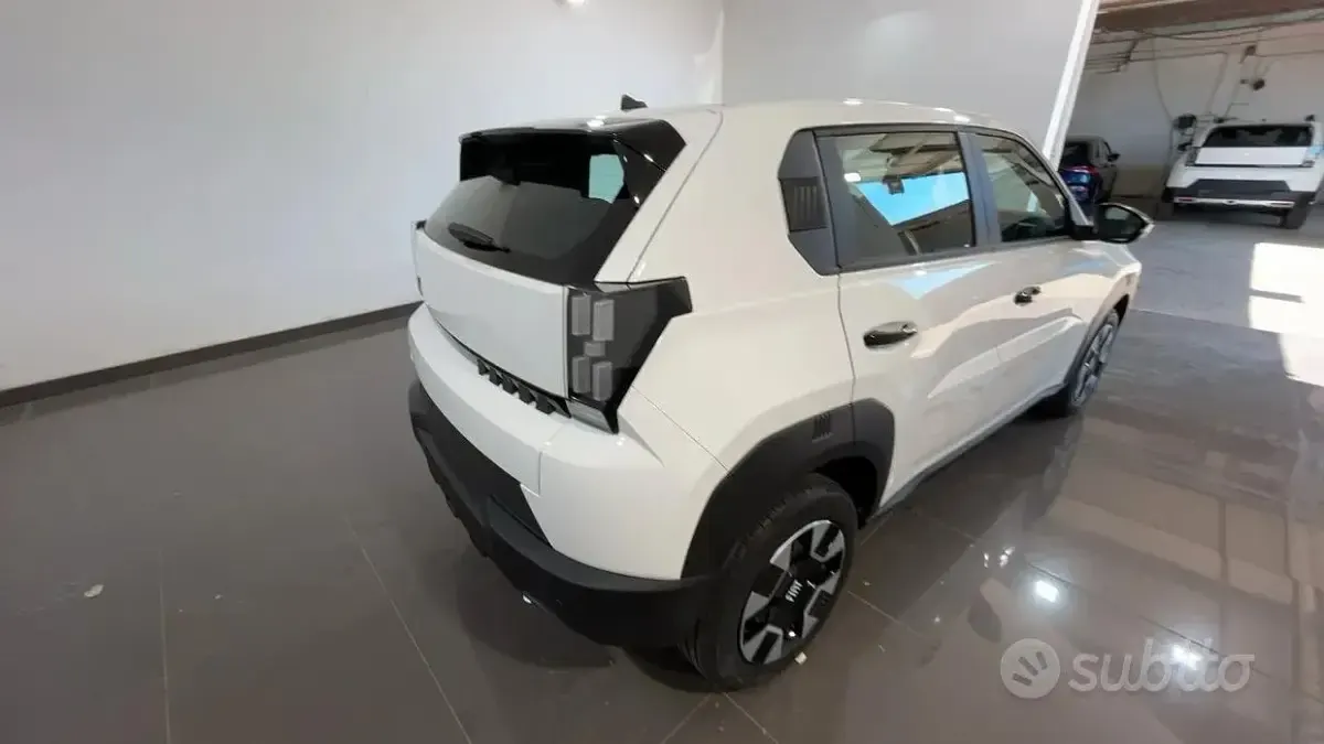 Nuova Fiat Grande Panda Icon 101 CV (74 kW) 2026 Bianco Utilitaria
