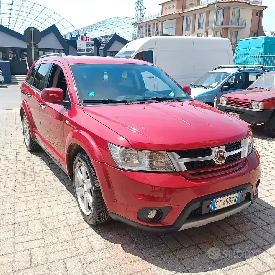 Usata Fiat Freemont 170 CV (125 kW) 2014 Rosso SUV