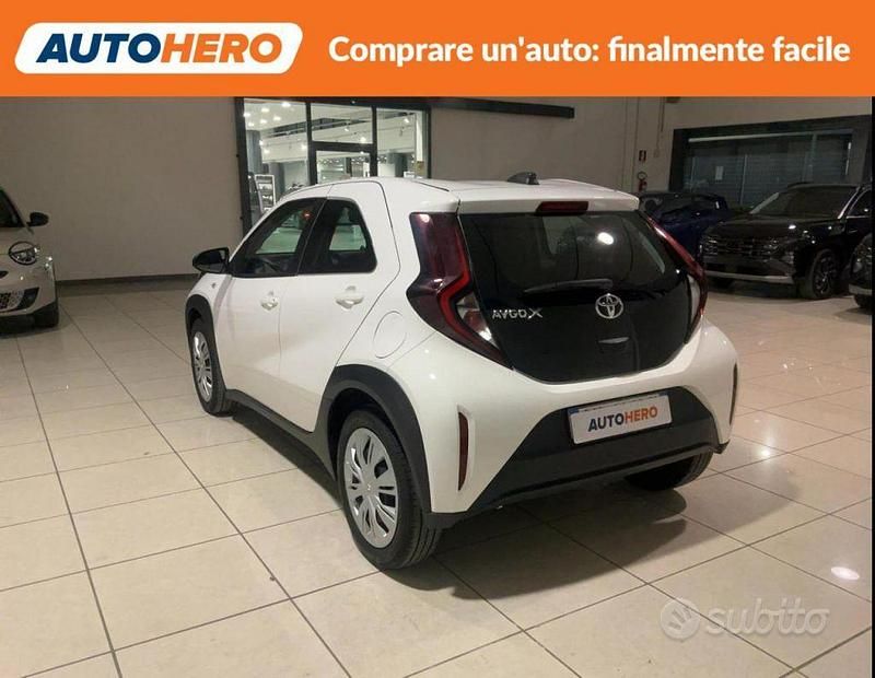 Usata Toyota Aygo X Active 72 CV (52 kW) 2023 Bianco SUV