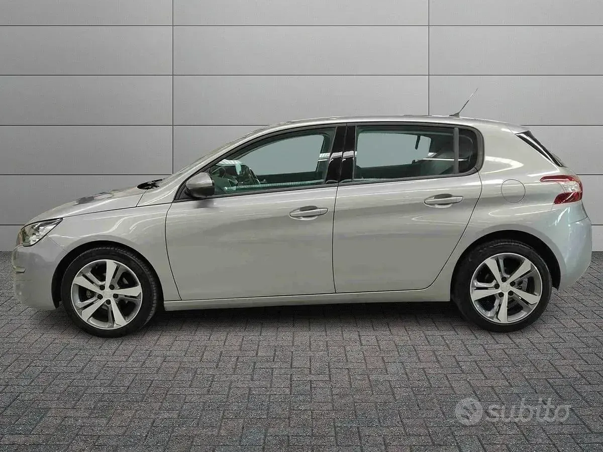 Usata Peugeot 308 Active 99 CV (72 kW) 2017 Grigio Berlina