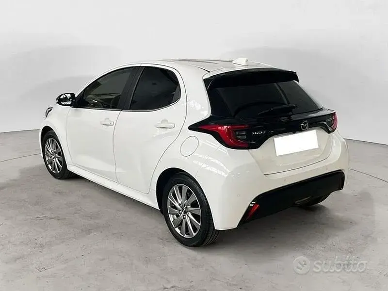 Usata Mazda 2 116 CV (85 kW) 2023 Bianco Utilitaria
