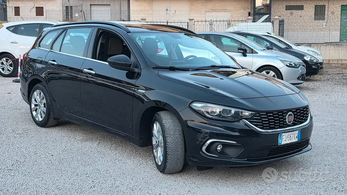 Usata Fiat Tipo Lounge 120 CV (88 kW) 2017 Nero Station wagon