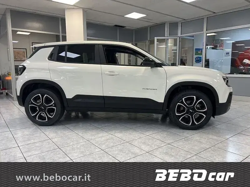 Nuova Jeep Avenger Summit 101 CV (74 kW) 2025 Bianco SUV