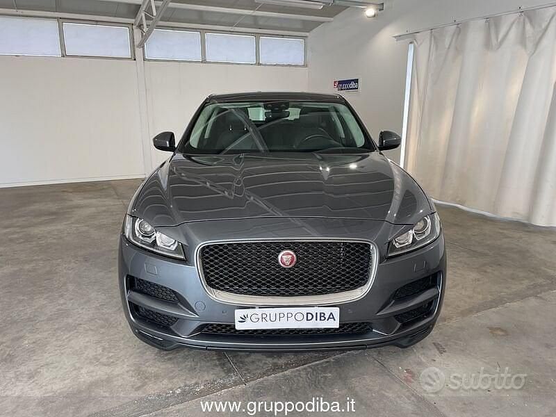 Usata Jaguar F-Pace Prestige 180 CV (132 kW) 2019 Grigio SUV
