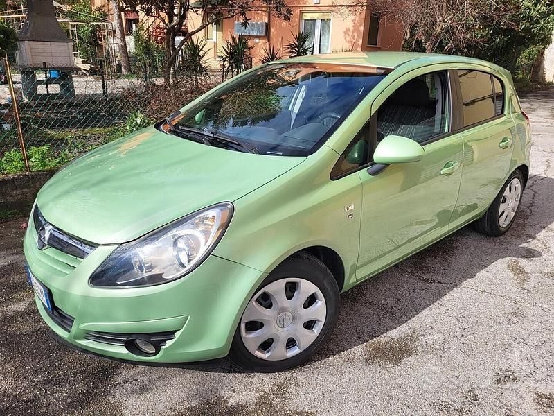 Usata Opel Corsa Club 80 CV (58 kW) 2010 Verde Utilitaria