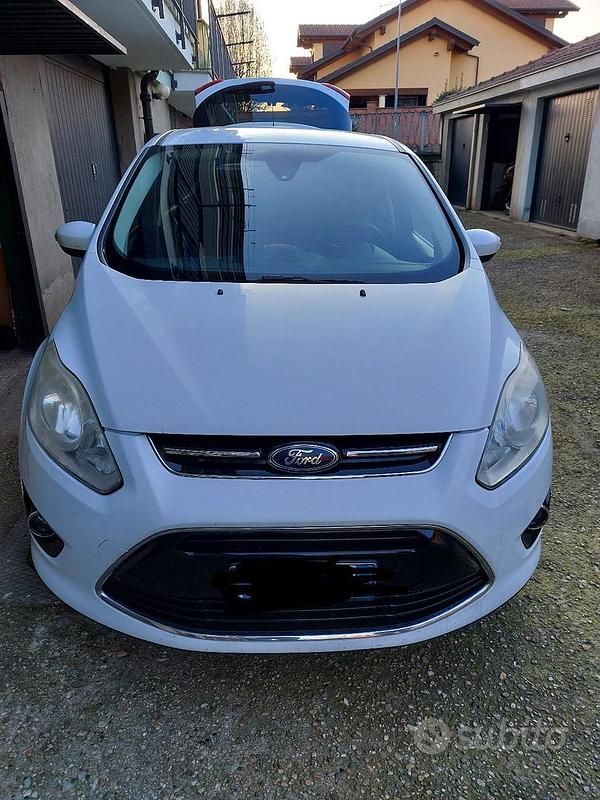 Begagnad Ford C-MAX Titanium 116 HK (85 kW) 2015 Vit Minibuss