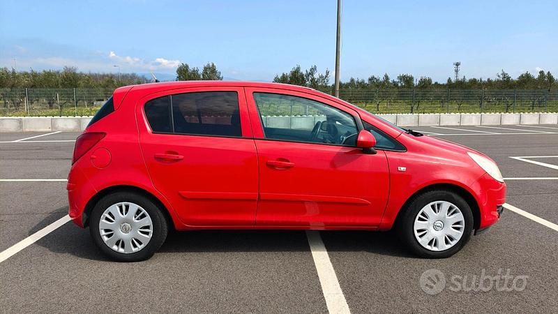 Usata Opel Corsa Cosmo 80 CV (58 kW) 2007 Rosso Utilitaria