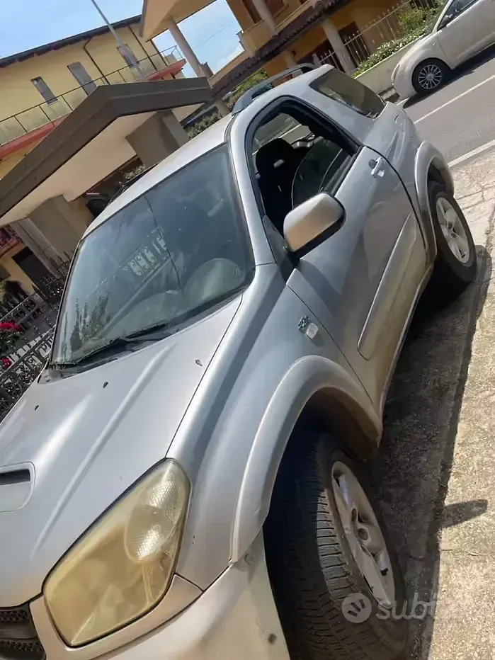 Usata Toyota RAV4 2004 Grigio SUV