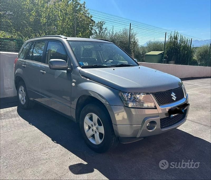 Usata Suzuki Grand Vitara 129 CV (94 kW) 2006 Grigio SUV