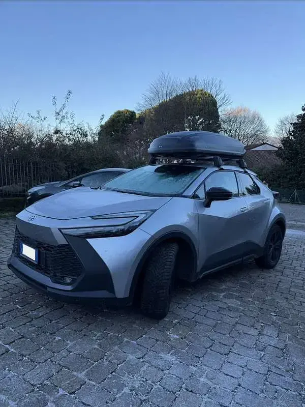 Second-hand Toyota C-HR Trend 116 CP (85 kW) 2024 SUV