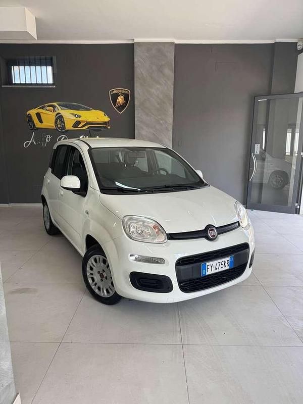 Bianco Usata 2019 Fiat Panda Lounge Due volumi | 9490 € (Buon prezzo) - Immagine 1/4