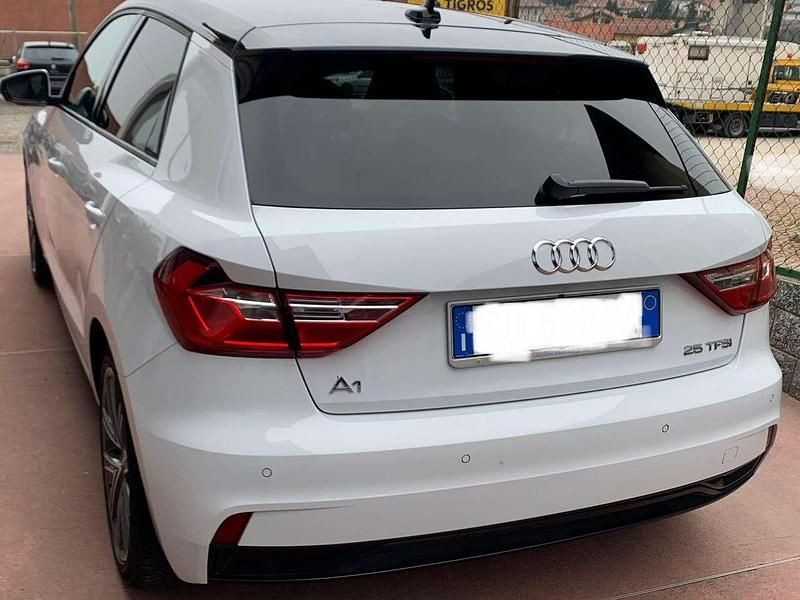 Usata Audi A1 Sportback Admired 95 CV (69 kW) 2020 Bianco ghiaccio metallizzato Utilitaria