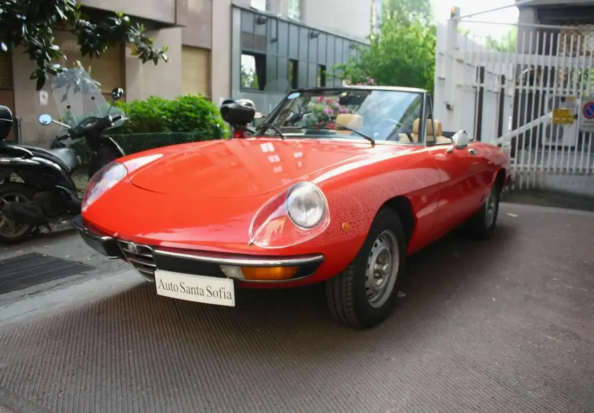 Usata Alfa Romeo Spider 128 CV (94 kW) 1984 Rosso Cabrio
