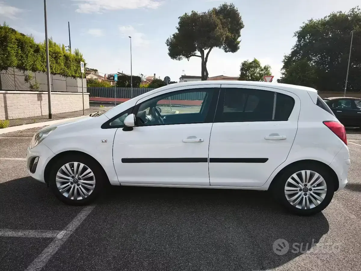 Usata Opel Corsa 86 CV (63 kW) 2011 Utilitaria