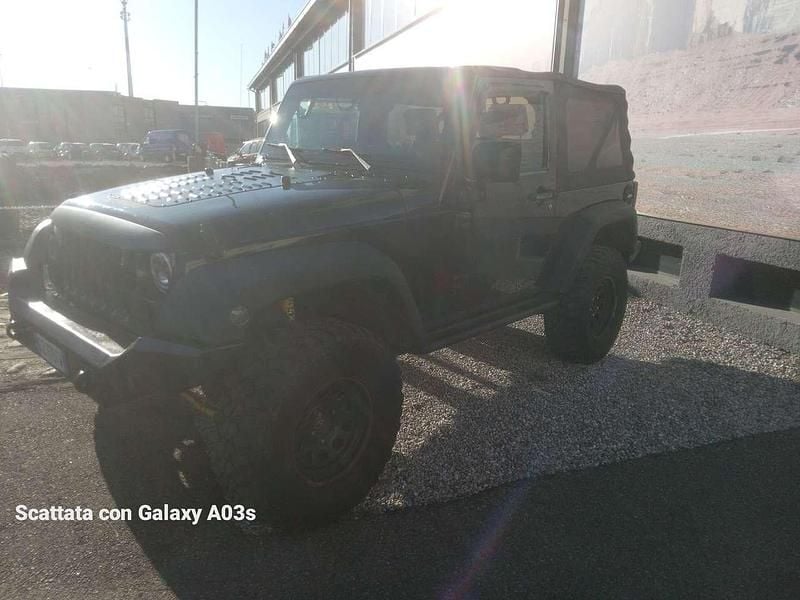 Usata Jeep Wrangler Sahara 177 CV (130 kW) 2007 Nero SUV