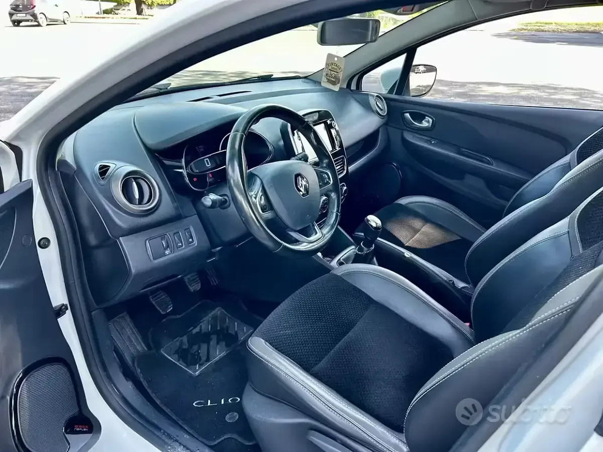 Usata Renault Clio 90 CV (66 kW) 2016 Bianco Utilitaria