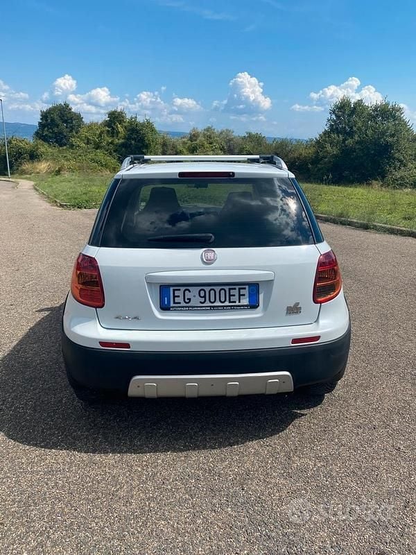 Usata 2011 Fiat Sedici Dynamic SUV | 4200 € (Buon prezzo) - Immagine 1/4