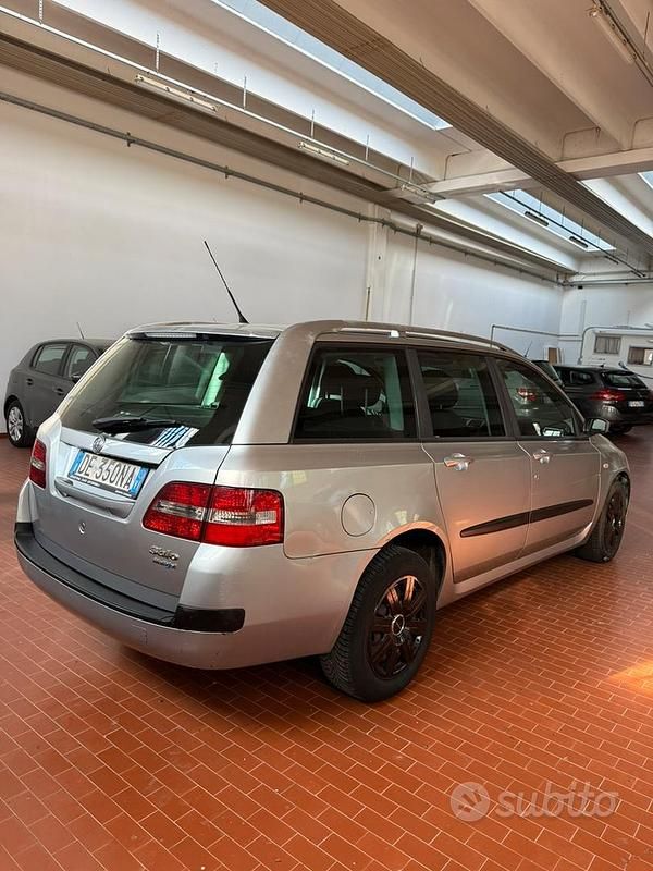 Usata Fiat Stilo Dynamic 120 CV (88 kW) 2006 Grigio Station wagon