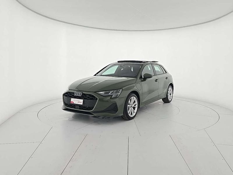 Nuova Audi A3 Sportback Advanced 204 CV (150 kW) 2025 Verde Utilitaria