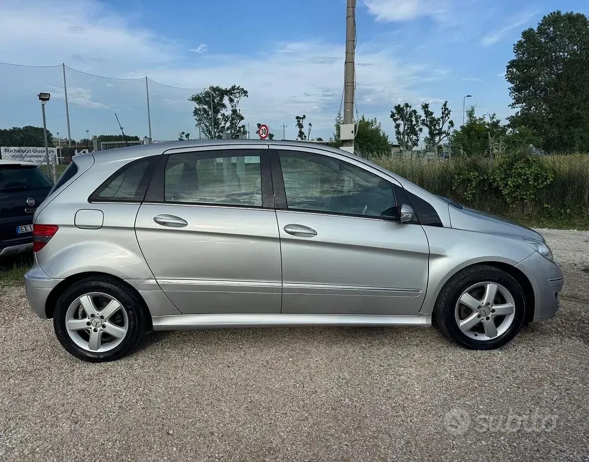 Usata Mercedes B150 Chrome 95 CV (69 kW) 2006 Grigio Monovolume