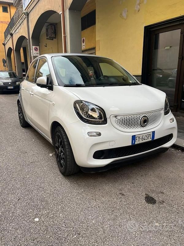 Usata Smart ForFour Passion 90 CV (66 kW) 2018 Bianco Utilitaria
