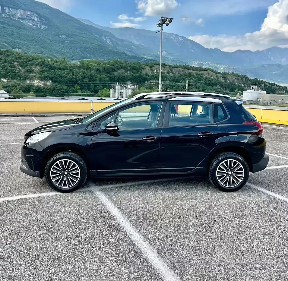 Usata Peugeot 2008 Active 75 CV (55 kW) 2016 Nero SUV
