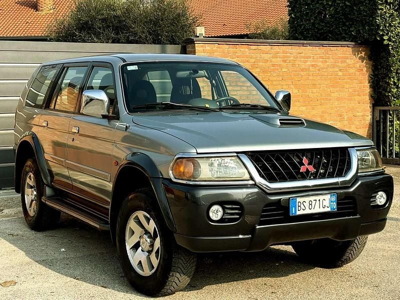 Usata Mitsubishi Pajero Sport 99 CV (72 kW) 2001 Argento SUV
