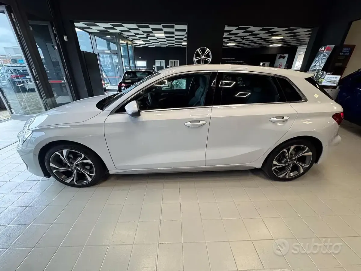 Usata Audi A3 S-Line 150 CV (110 kW) 2025 Bianco Berlina