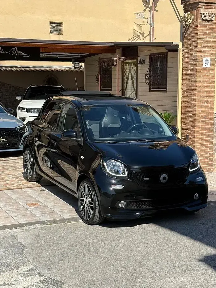 Usata Smart ForFour Brabus 109 CV (80 kW) 2017 Nero Utilitaria
