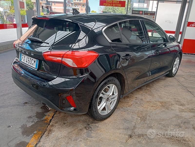 Usata Ford Focus 95 CV (69 kW) 2019 Nero Berlina