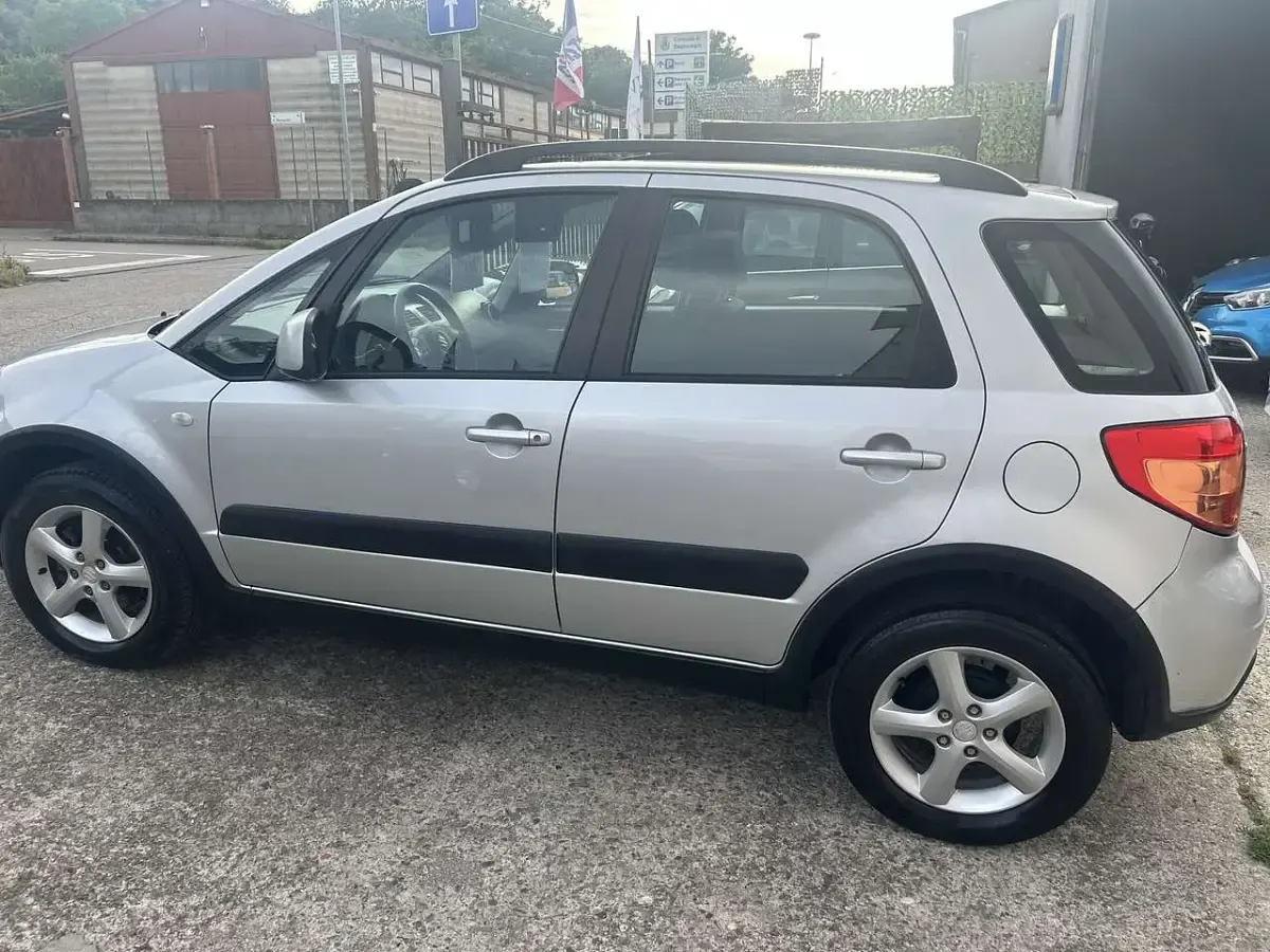 Usata Suzuki SX4 107 CV (78 kW) 2008 Argento SUV