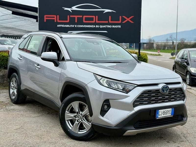 Usata Toyota RAV4 Hybrid Style 184 CV (135 kW) 2022 Grigio SUV
