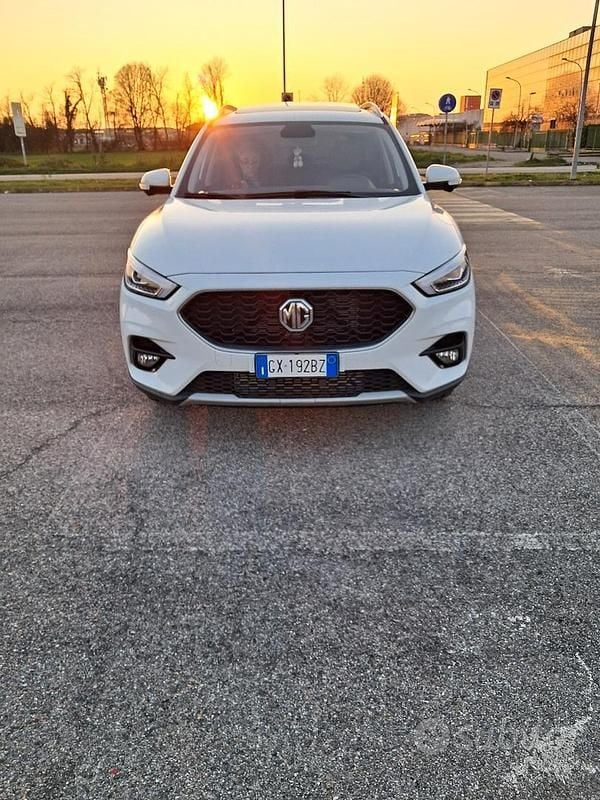 Usata MG ZS Luxury 111 CV (81 kW) 2024 Bianco SUV