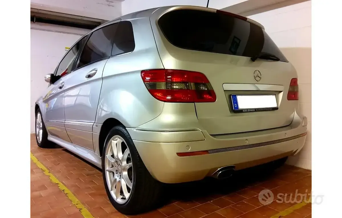 Usata Mercedes B200 140 CV (102 kW) 2006 Grigio Monovolume