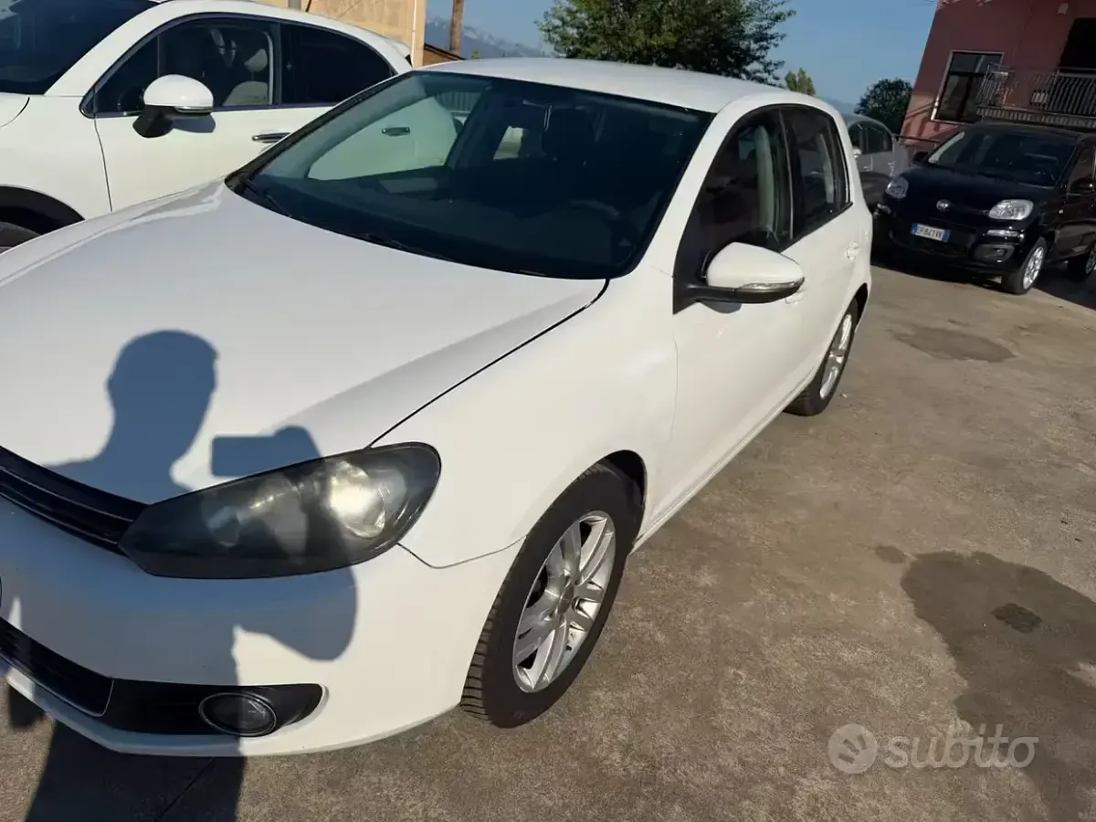 Usata VW Golf VI Highline 105 CV (77 kW) 2011 Bianco Utilitaria