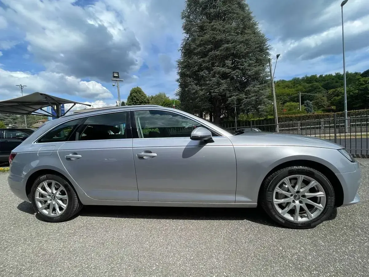 Usata Audi A4 Business 190 CV (139 kW) 2017 Argento Station wagon