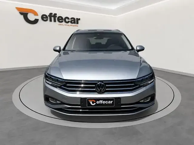 Usata VW Passat Business 150 CV (110 kW) 2023 Argento Station wagon