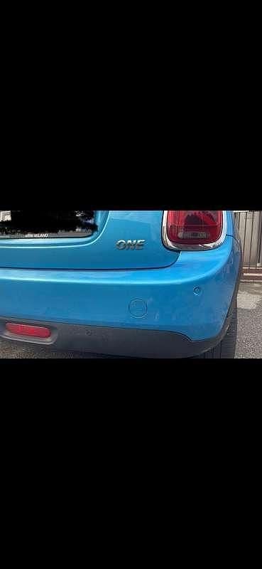 Begagnad Mini ONE 102 HK (75 kW) 2019 Halvkombi