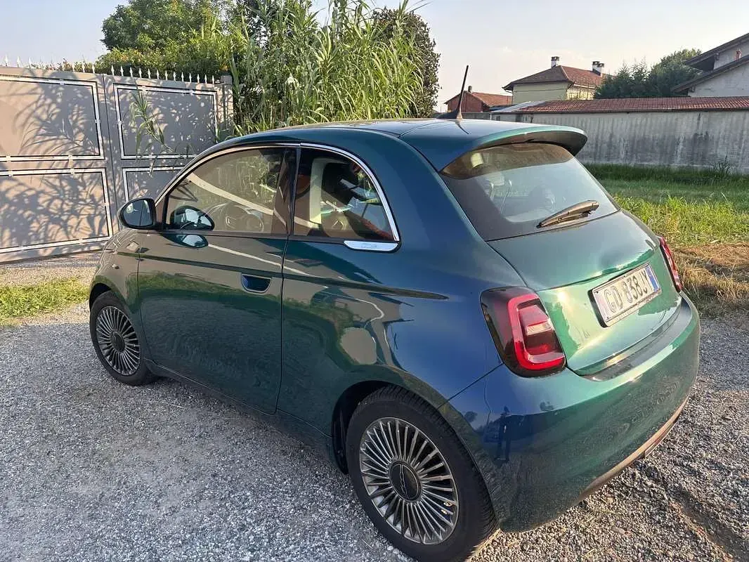 Usata Fiat 500e La Prima 42 kW (58 CV) 2020 Verde Utilitaria