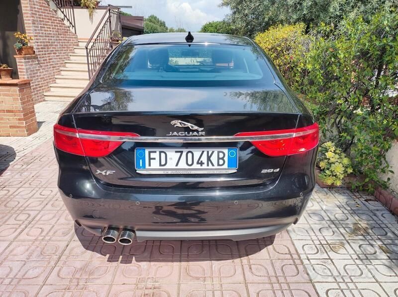 Usata Jaguar XF Prestige 179 CV (131 kW) 2016 Nero Berlina