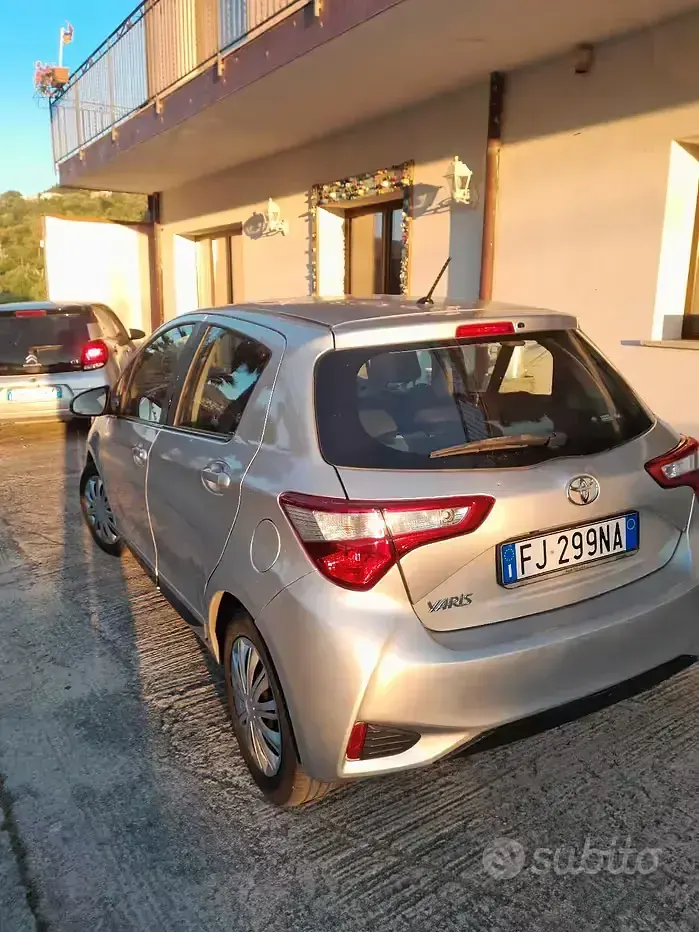 Usata Toyota Yaris 69 CV (50 kW) 2017 Berlina