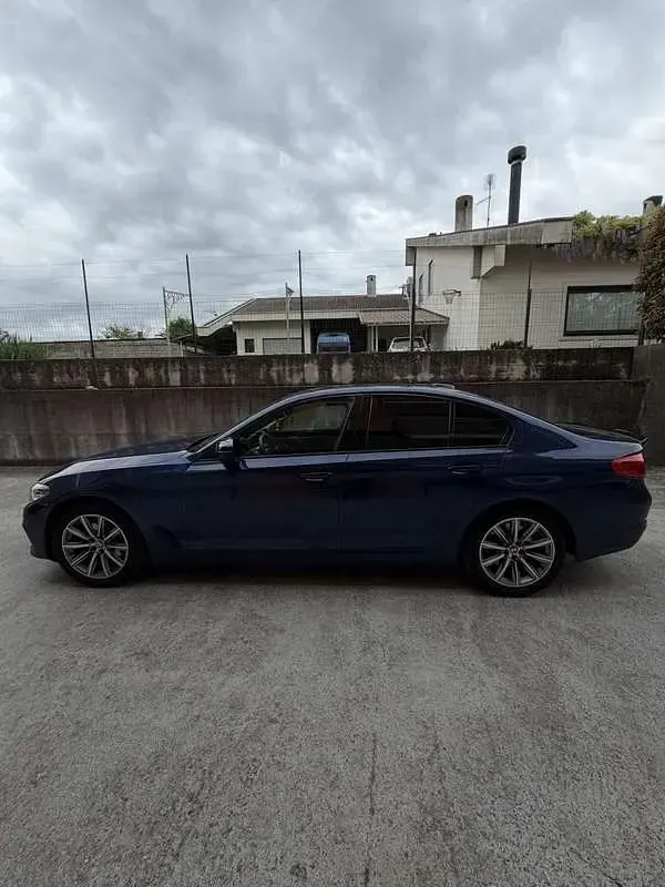 Usata BMW 520 Sport Line 184 CV (135 kW) 2019 Blu/azzurro Berlina