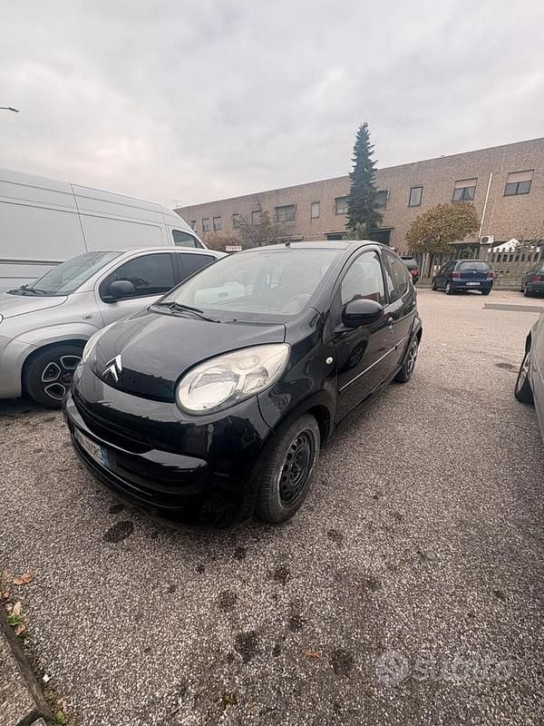 Nero Usata 2007 Citroën C1 Due volumi | 3700 € (Buon prezzo) - Immagine 1/4