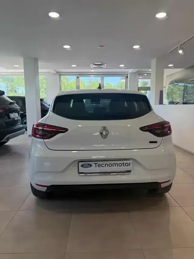 Usata Renault Clio Equilibre 91 CV (66 kW) 2023 Bianco Utilitaria