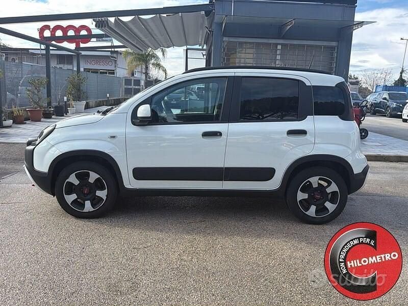Usata Fiat Panda Cross Cross 70 CV (51 kW) 2024 Bianco Utilitaria