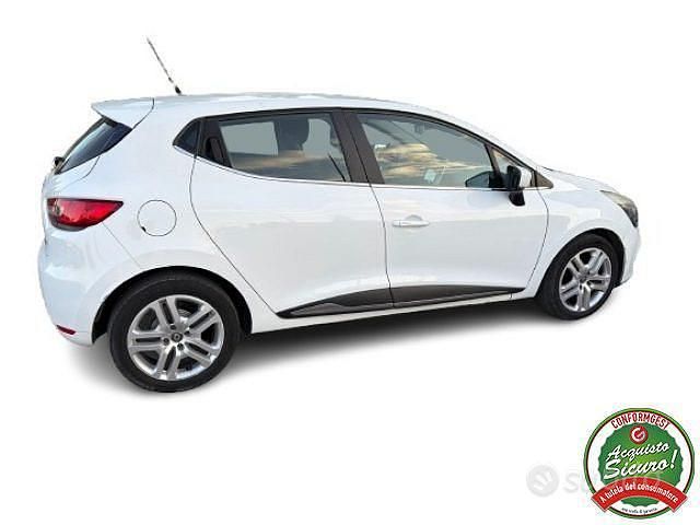 Second-hand Renault Clio IV Zen 75 CP (55 kW) 2017 Alb Berlinǎ